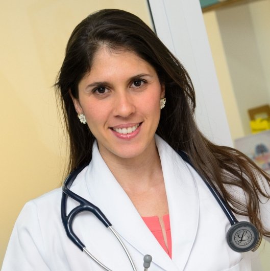 Dra. Larissa Ribas Carestiato