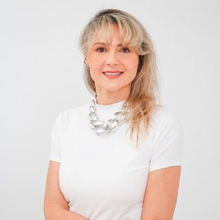 Dra. Daiana Enisa Martins
