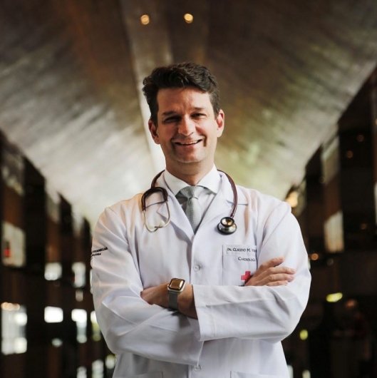 Dr. Claudio Mendes Voichcoski
