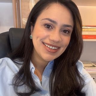 Dra. Thais Esteffani Ferreira Monteiro