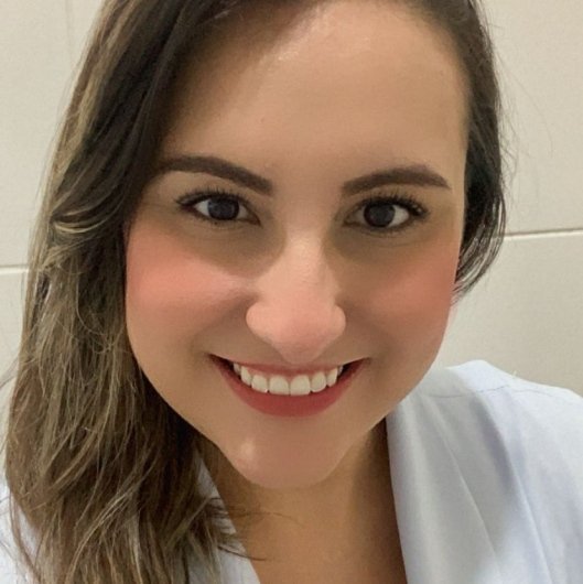 Dra. Larissa Delazia