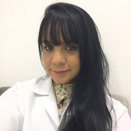 Dra. Carla Calábria