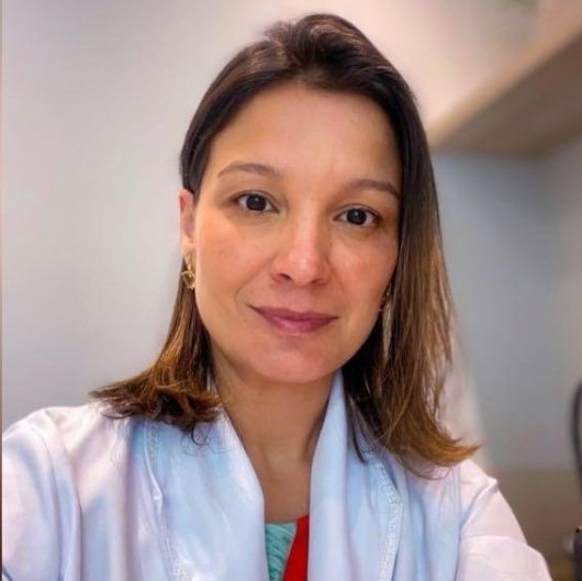 Dra. Paula Siqueira