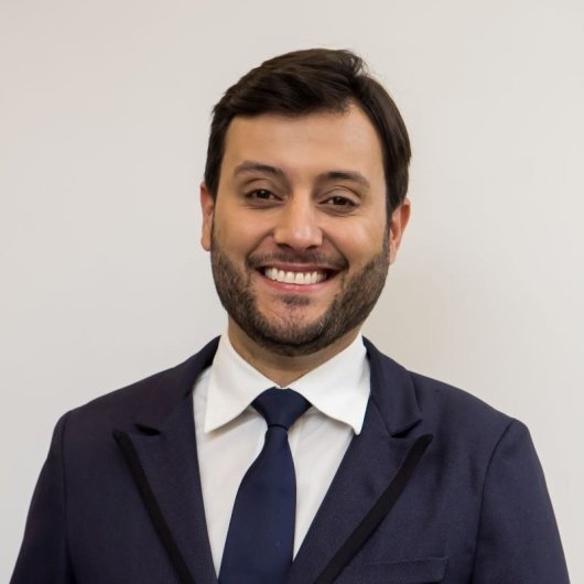 Dr. Gustavo Oliveira Fernandes