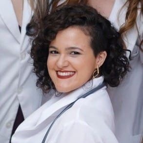 Dra. Sarah Oliveira Carneiro