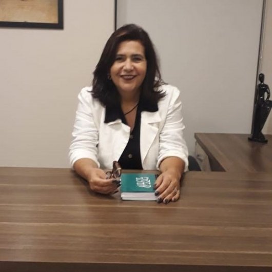 Claudia Ribeiro