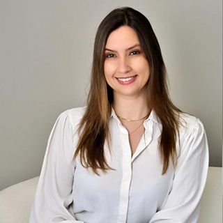 Dra. Brenda de Lima Louzada Pires