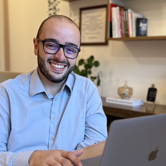Dr. Carlos Aznar Blefari