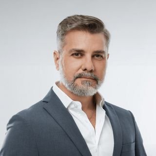 Dr. Douglas Fernandes