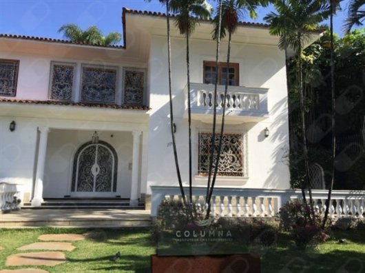 Dra. Fabiana Britto Goulart