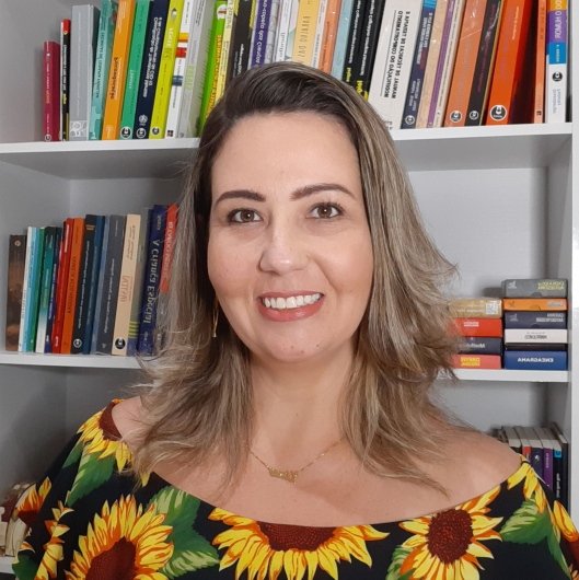 Kívia Mendonça