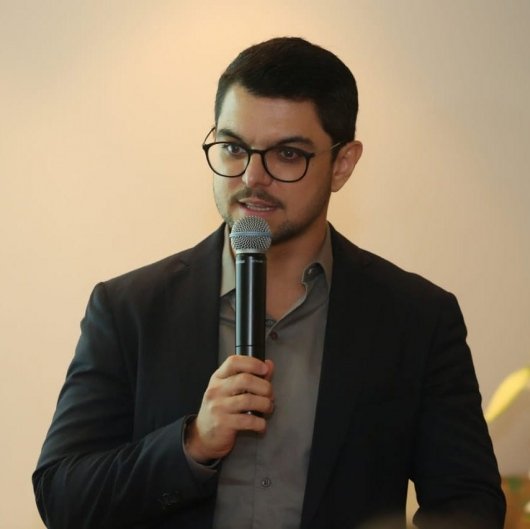 Dr. André Raposo