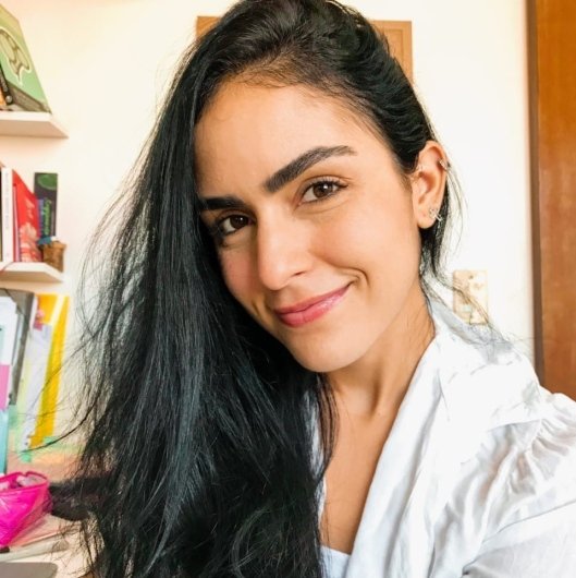 Tainá Junqueira