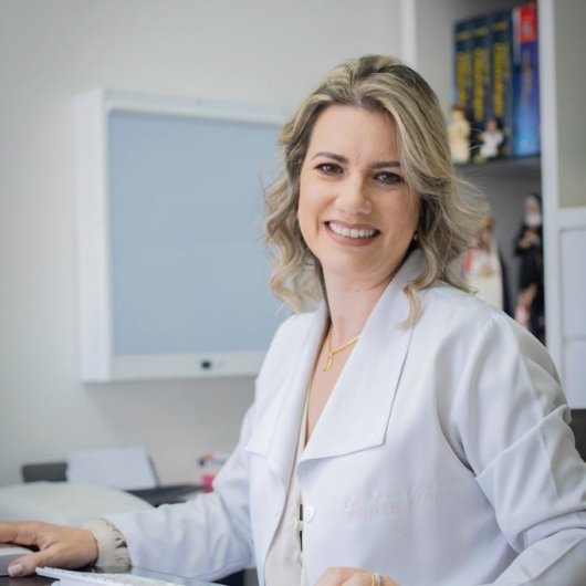 Dra. Fabiana Cristina Telles Tristão