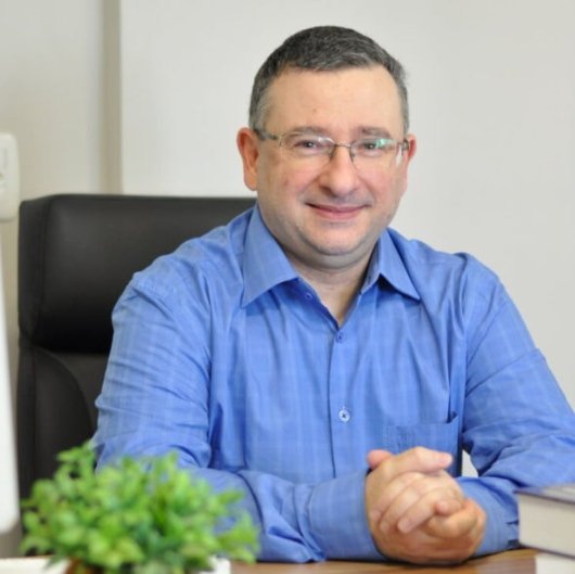 Dr. Fabian Drews Abaid
