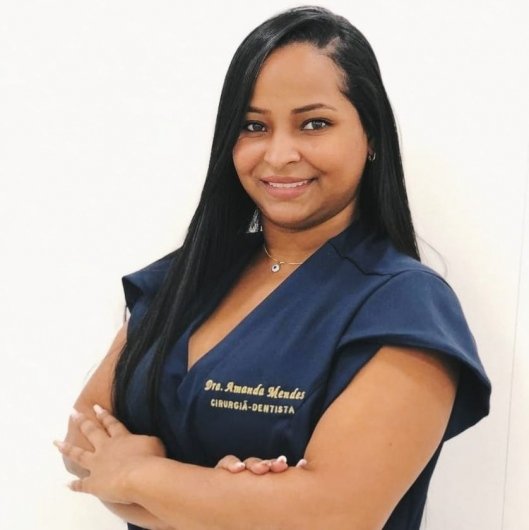 Dra. Amanda Mendes
