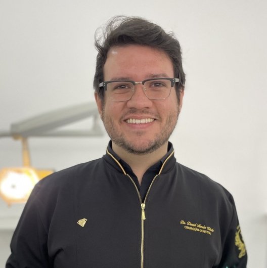 Dr. Daniel Lobato