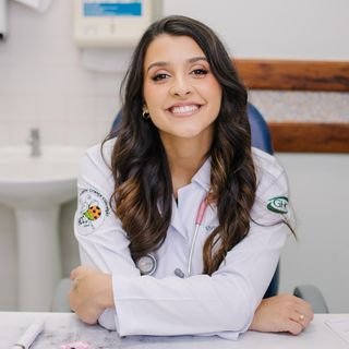 Dra. Vivian Gamalho