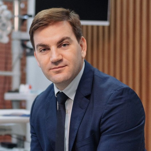 Dr. Daniel Guedes .