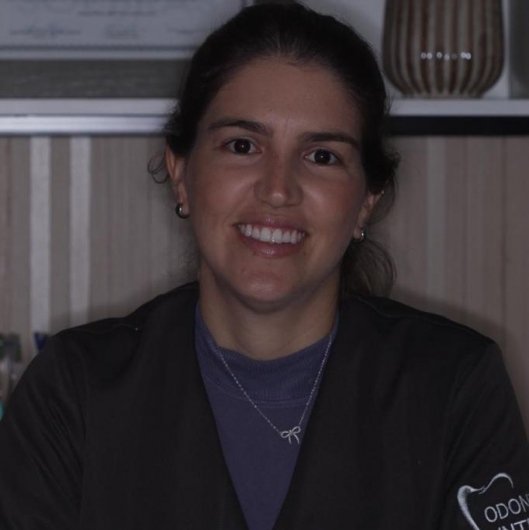 Dra. Fernanda Moraes Lemos