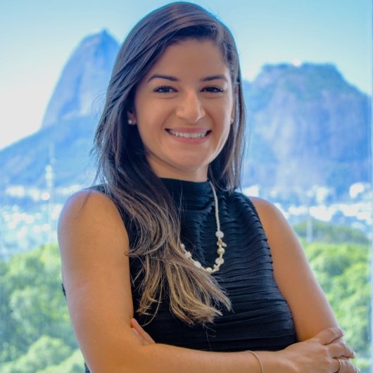 Dra. Thábata Lessa