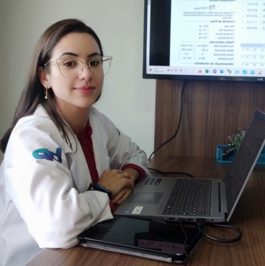 Dra. Aline Chagas Prado