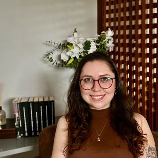 Dra. Adriane Centeno