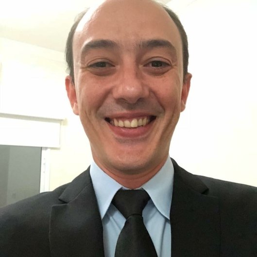 Dr. Carlos Viveiros