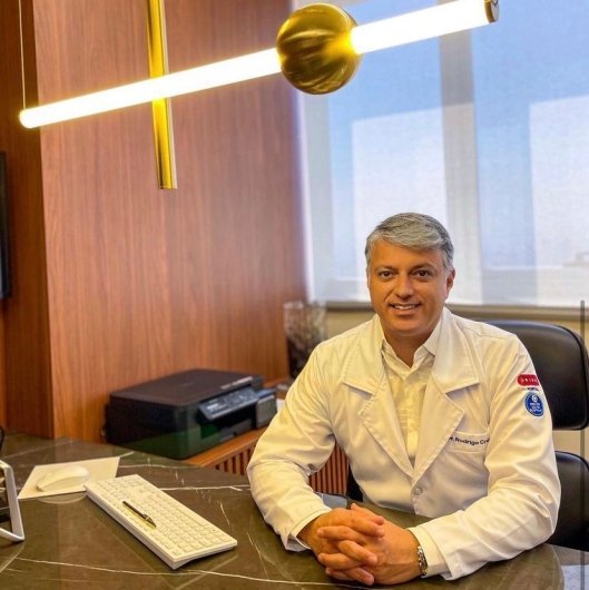 Dr. Rodrigo Alves Cruvinel
