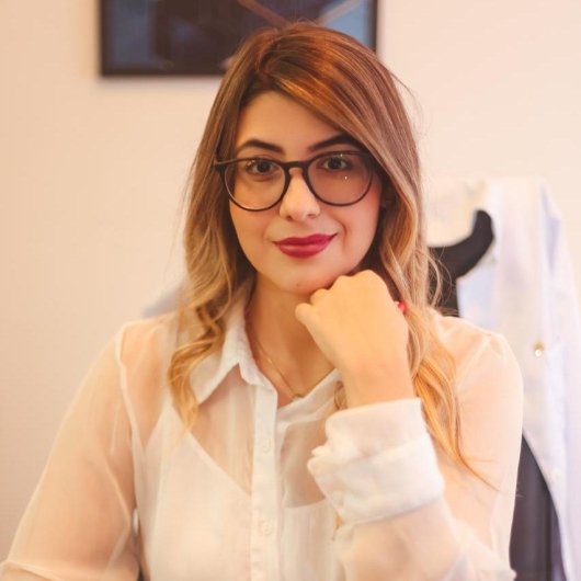 Dra. Lais Carvalho