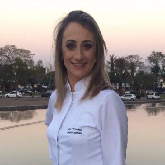 Dra. Aline Thomazelli Peres Tomazoli
