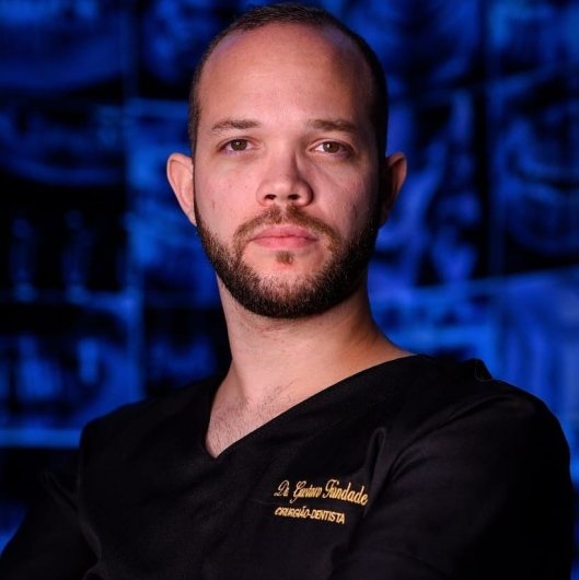 Dr. Gustavo Trindade