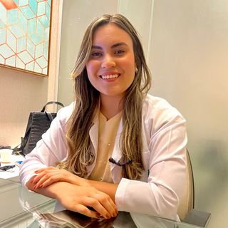 Dra. Bianca Alice Souza