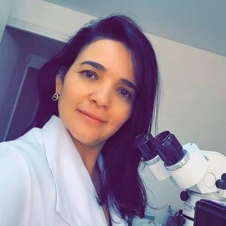 Dra. Flavia Melo Tucci .