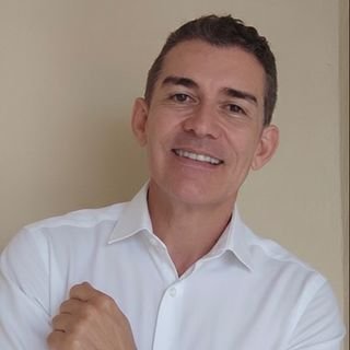 Dr. Edson Tadeu de Almeida