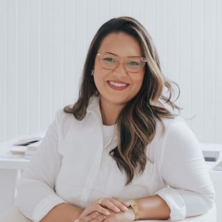 Dra. Gabriely de Lima de Oliveira
