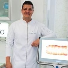 Dr. Daniel Meira