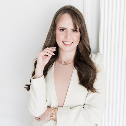 Dra. Isabela Pires