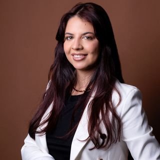 Dra. Christiny Guimarães