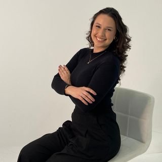 Yasmim Folli de Araújo