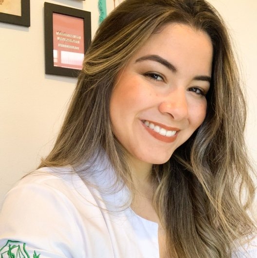 Dra. Andreza Lima
