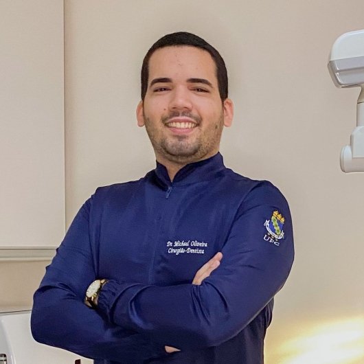 Dr. Dr Michael Oliveira