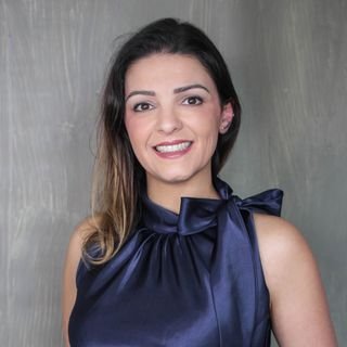 Dra. Fernanda De Ferrante