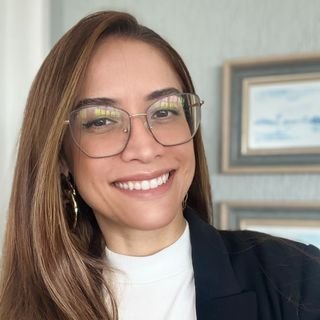 Dra. Aline Melo