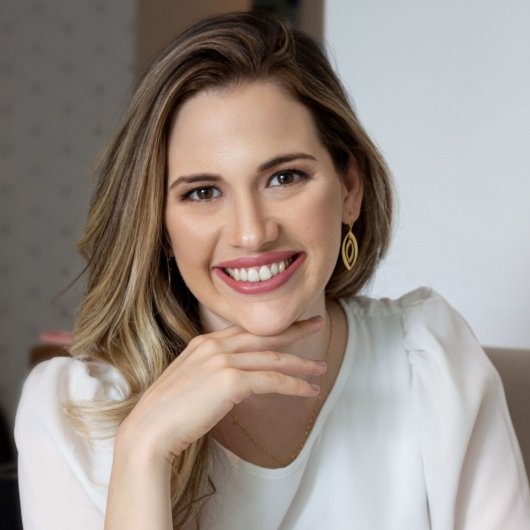 Dra. Debora Amorim Meira