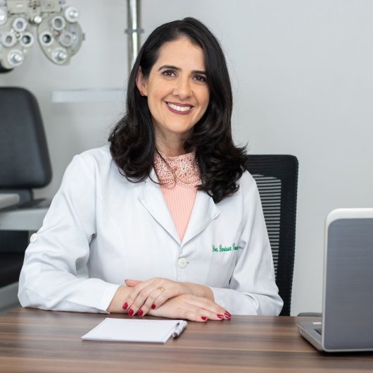 Dra. Larissa Guimarães Araujo