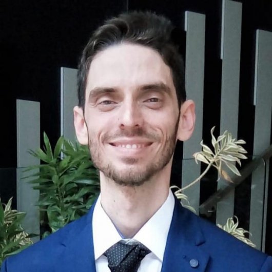 Dr. Lucas Spina