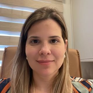 Dra. Amanda Freire