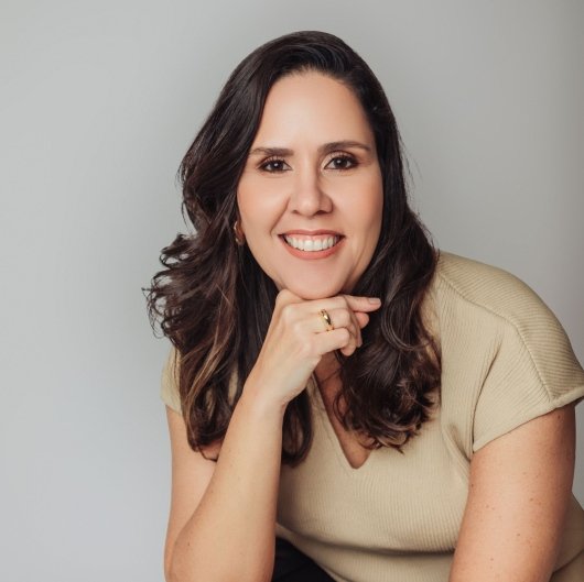 Flávia Simões
