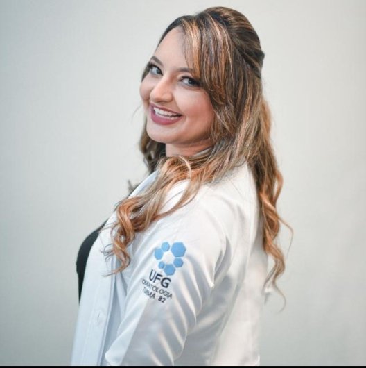 Dra. Isabella Alves de Souza